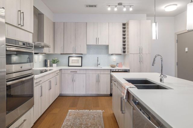 3600 S Lamar BLVD 100, Austin, TX 78704