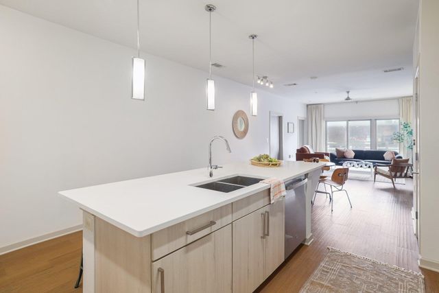 3600 S Lamar BLVD 100, Austin, TX 78704