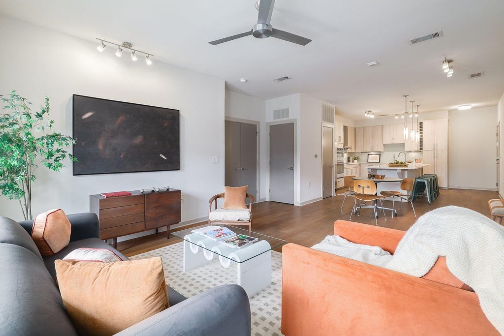 3600 S Lamar BLVD 100, Austin, TX 78704