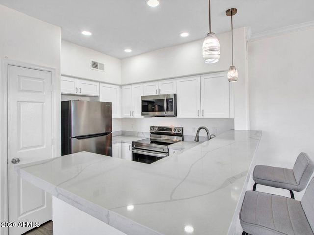 20100 N 78th Place 3084, Scottsdale, AZ 85255