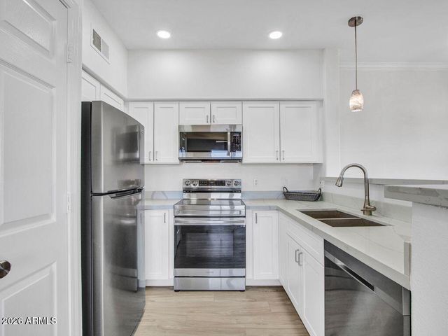 20100 N 78th Place 3084, Scottsdale, AZ 85255