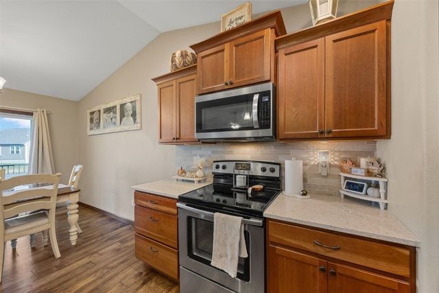 1332 Stratton Drive NE, Cedar Rapids, IA 52402