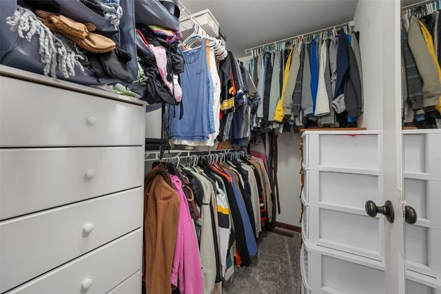 1332 Stratton Drive NE, Cedar Rapids, IA 52402