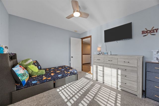 1332 Stratton Drive NE, Cedar Rapids, IA 52402