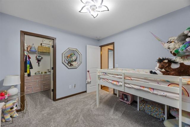 1332 Stratton Drive NE, Cedar Rapids, IA 52402