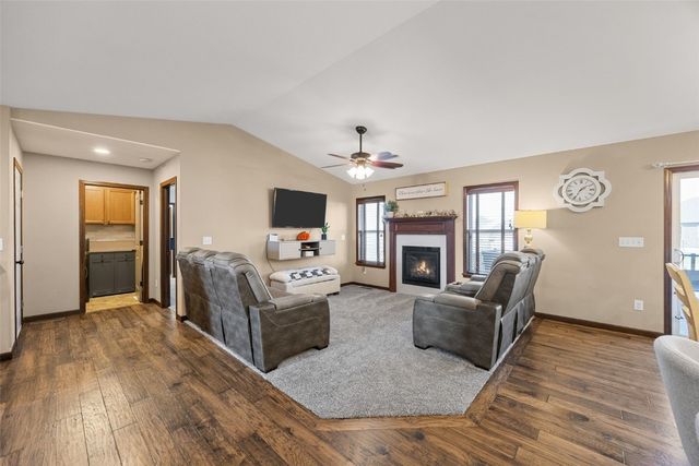 1332 Stratton Drive NE, Cedar Rapids, IA 52402