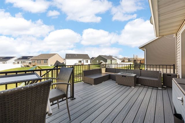 1332 Stratton Drive NE, Cedar Rapids, IA 52402