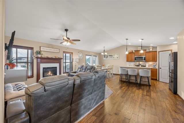 1332 Stratton Drive NE, Cedar Rapids, IA 52402