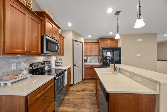 1332 Stratton Drive NE, Cedar Rapids, IA 52402