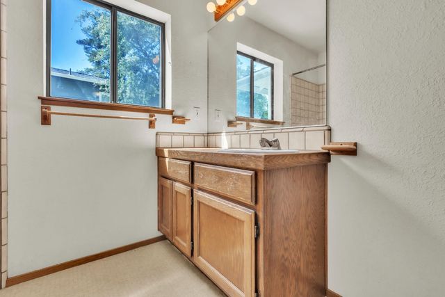 3305 Granada Dr, Cameron Park, CA 95682