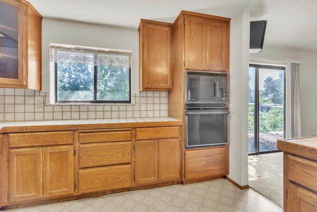 3305 Granada Dr, Cameron Park, CA 95682