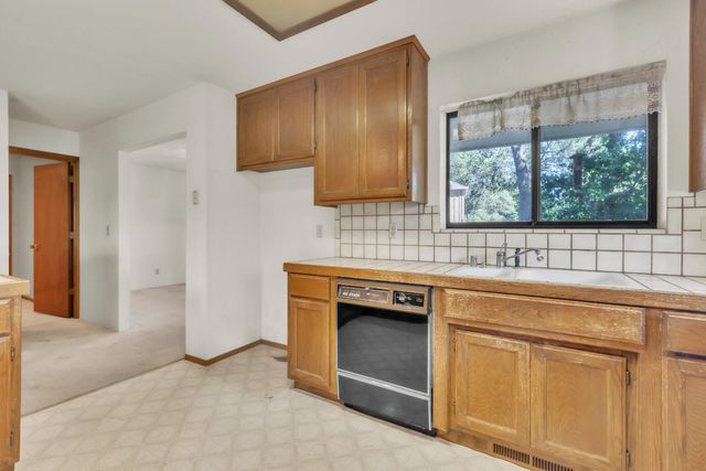3305 Granada Dr, Cameron Park, CA 95682