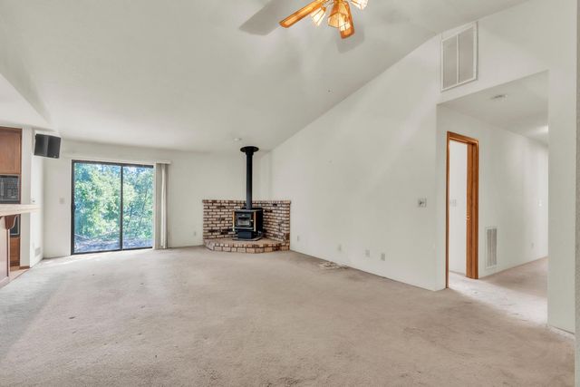 3305 Granada Dr, Cameron Park, CA 95682