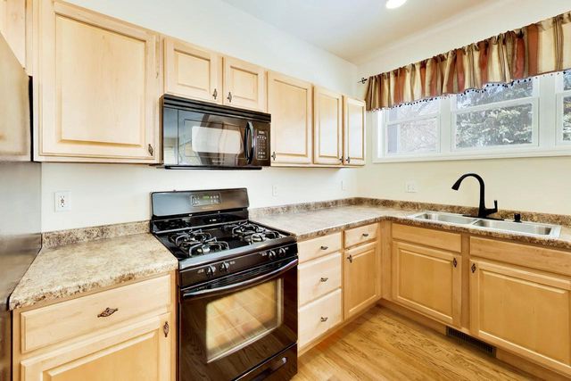 475 Mill STREET, Fontana, WI 53125