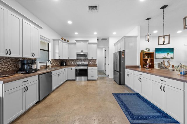 3620 KAISER AVENUE, St Cloud, FL 34772