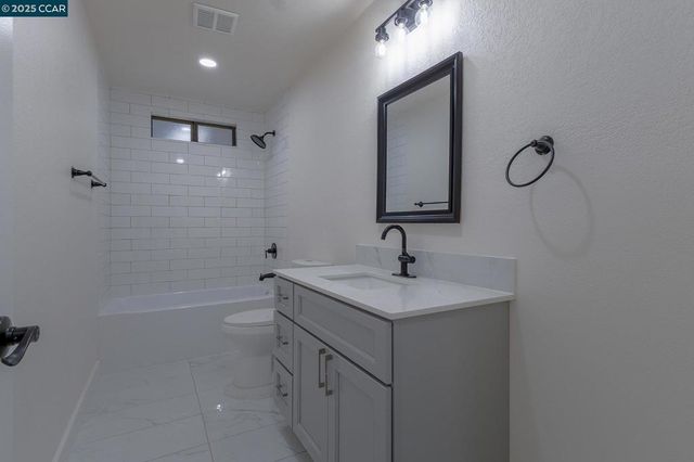 19896 Bear Valley Rd, Hidden Valley Lake, CA 95467