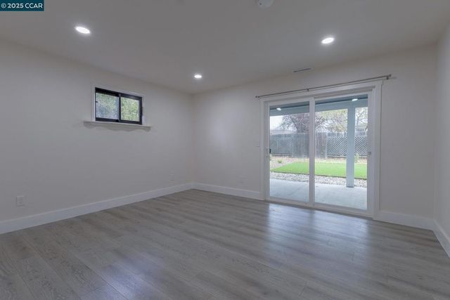 19896 Bear Valley Rd, Hidden Valley Lake, CA 95467