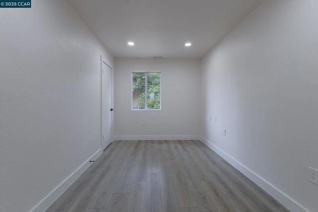 19896 Bear Valley Rd, Hidden Valley Lake, CA 95467