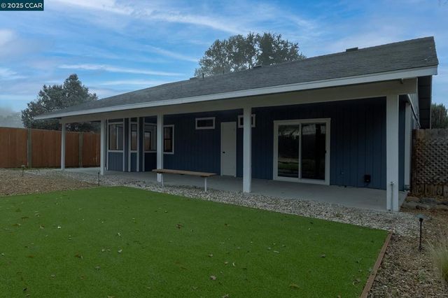 19896 Bear Valley Rd, Hidden Valley Lake, CA 95467