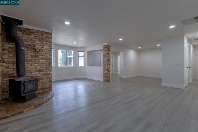 19896 Bear Valley Rd, Hidden Valley Lake, CA 95467