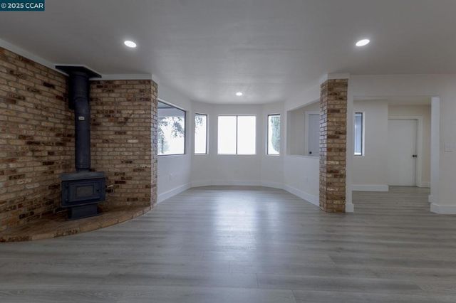 19896 Bear Valley Rd, Hidden Valley Lake, CA 95467