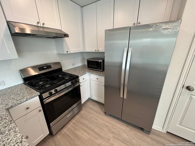 9946 Dicket Mead Road, San Antonio, TX 78254