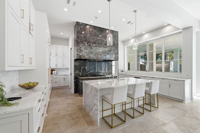 2615 Yupon Street, Houston, TX 77006
