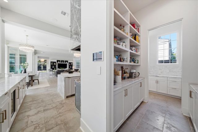 2615 Yupon Street, Houston, TX 77006