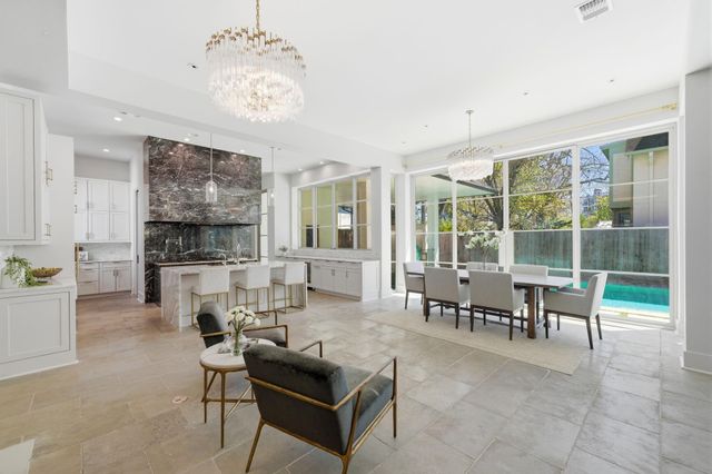2615 Yupon Street, Houston, TX 77006