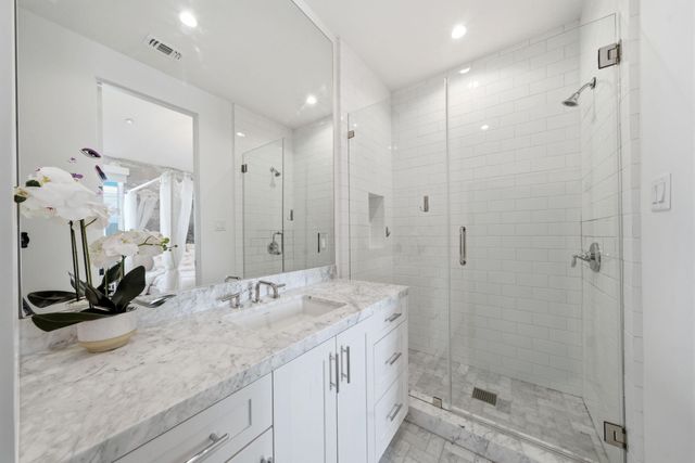 2615 Yupon Street, Houston, TX 77006