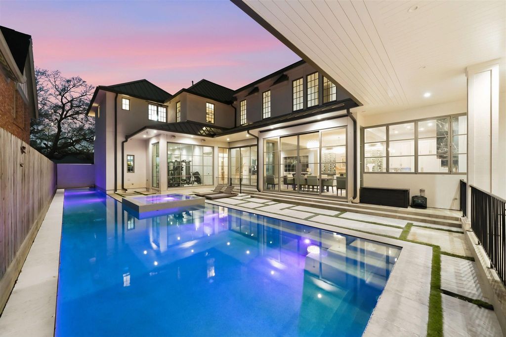 2615 Yupon Street, Houston, TX 77006