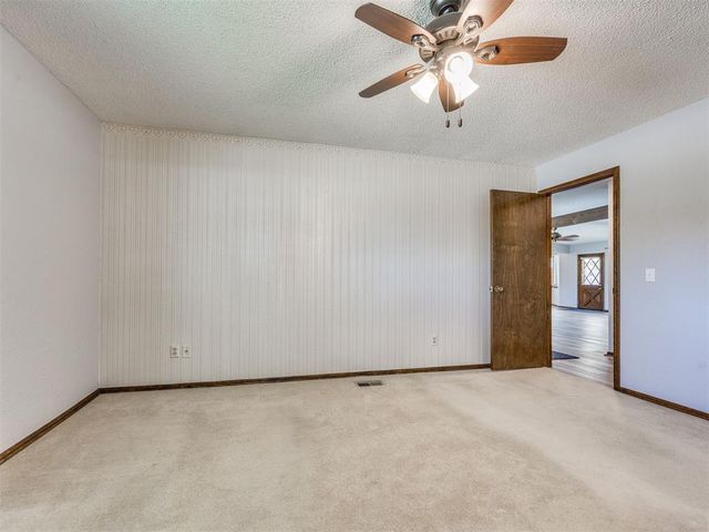 2504 W Vail Court, Yukon, OK 73099