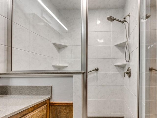 2504 W Vail Court, Yukon, OK 73099