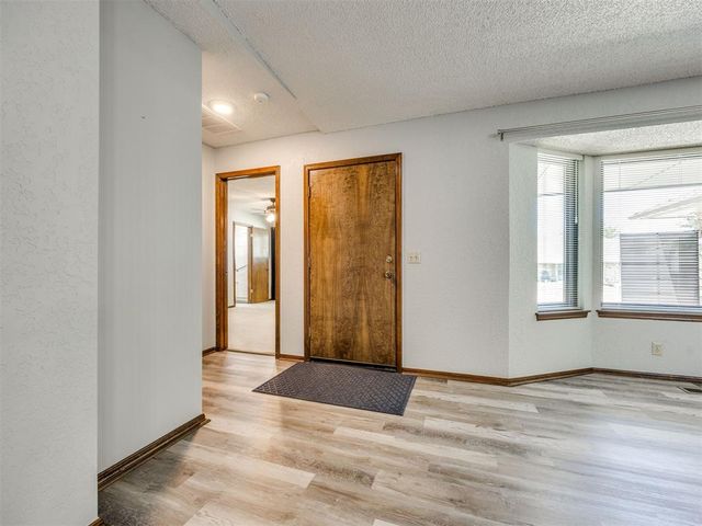 2504 W Vail Court, Yukon, OK 73099