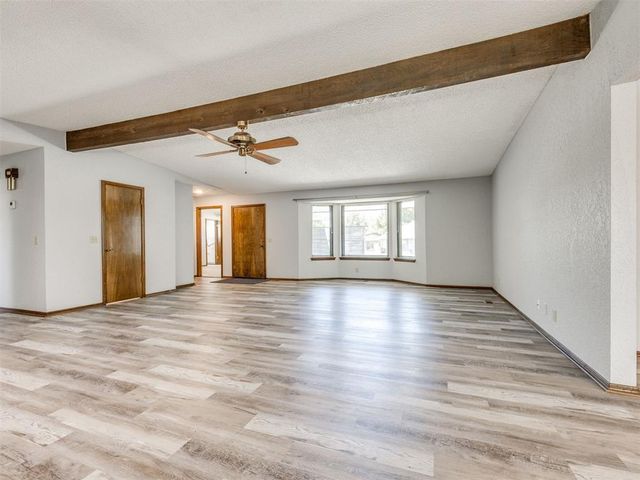2504 W Vail Court, Yukon, OK 73099
