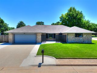 2504 W Vail Court, Yukon, OK 73099