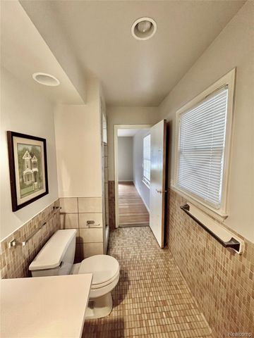 6901 WOODBANK Drive, Bloomfield Charter Township, MI 48301