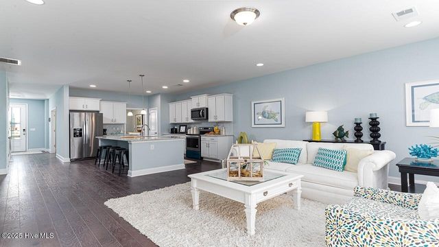 2154 Marietta Circle NW, Ash, NC 28420