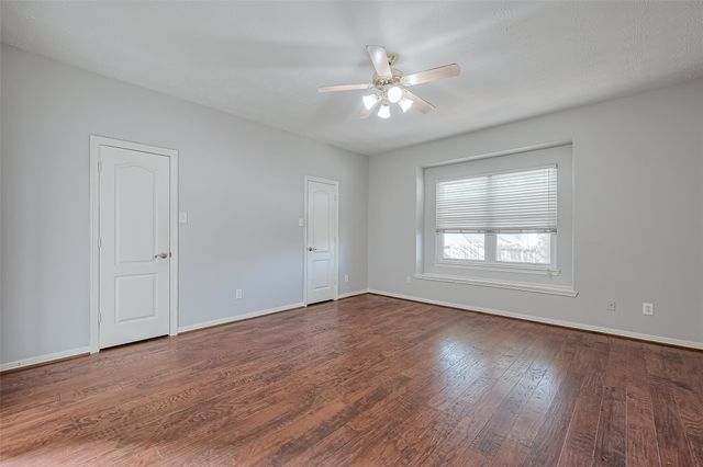 2202 Highland Crossing Drive, Conroe, TX 77304
