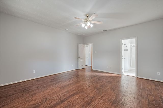 2202 Highland Crossing Drive, Conroe, TX 77304