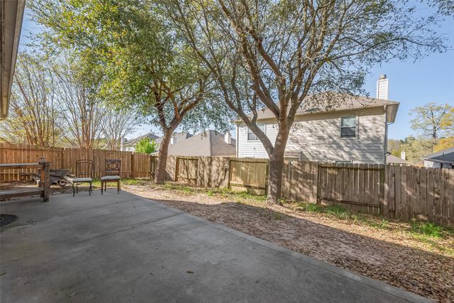 2202 Highland Crossing Drive, Conroe, TX 77304