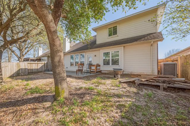 2202 Highland Crossing Drive, Conroe, TX 77304