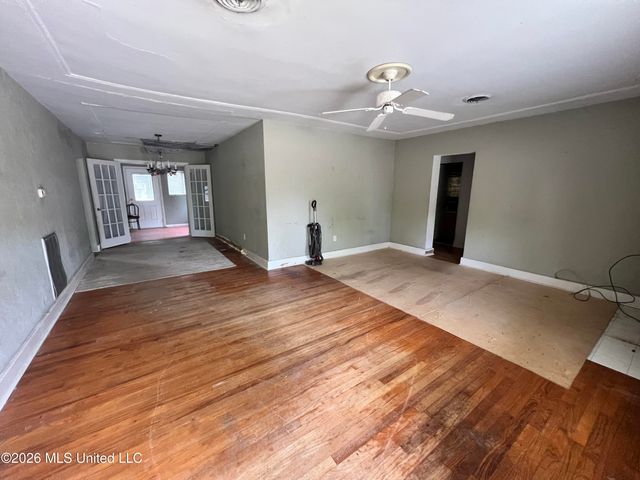 2531 Bryn Mawr Avenue, Biloxi, MS 39531