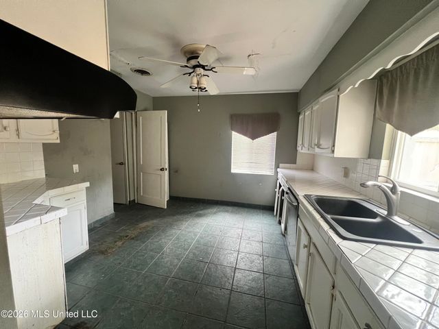 2531 Bryn Mawr Avenue, Biloxi, MS 39531