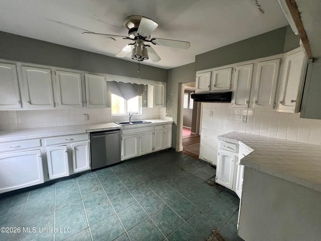 2531 Bryn Mawr Avenue, Biloxi, MS 39531