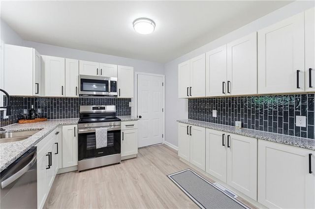 7920 ELM Avenue, Raytown, MO 64138