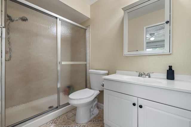 2012 Ridgecrest Dr, Modesto, CA 95351