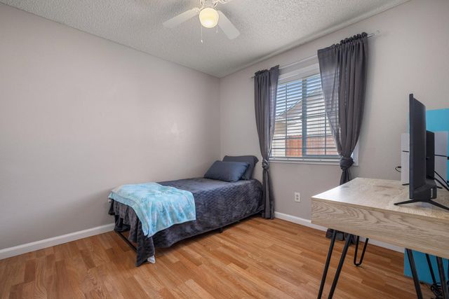 2012 Ridgecrest Dr, Modesto, CA 95351