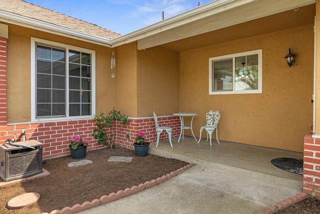 2012 Ridgecrest Dr, Modesto, CA 95351