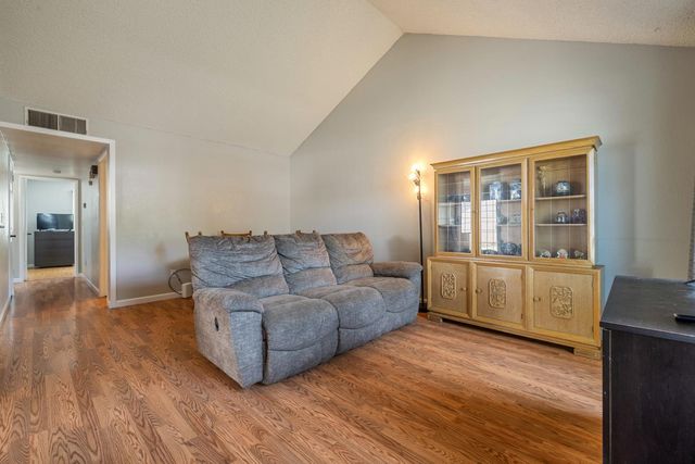 2012 Ridgecrest Dr, Modesto, CA 95351